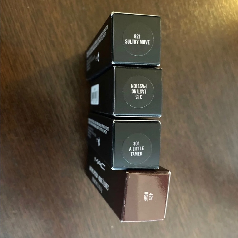 Nwt 4 Mac Lipsticks-a mix of red, pink, nude shade